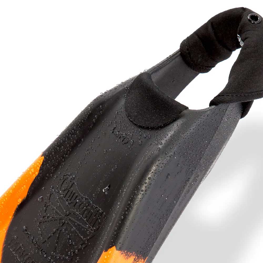 Aletas CHURCHILL PRO Black Orange Made in Malasya - Imagen 3